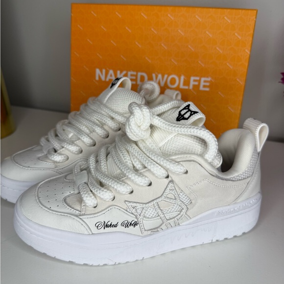 Naked Wolfe Area 39 Ivory Lace-Up Sneakers NEW - Picture 1 of 8